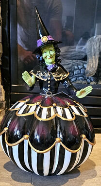 Eerie Charm Wicked Witch Figurine/Statue 16" Tall New